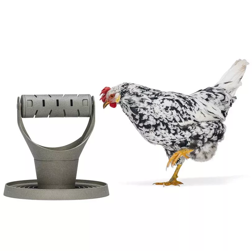 Backyard Chicken Feed Tower – Feeder Promotes Exercise and Mental Stimulation